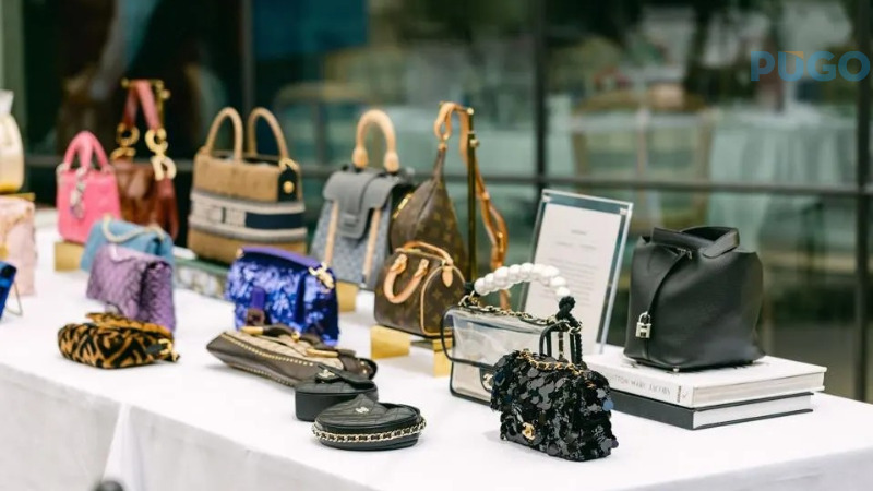 Túi xách là vật dụng không thể thiếu của chị em phụ nữ